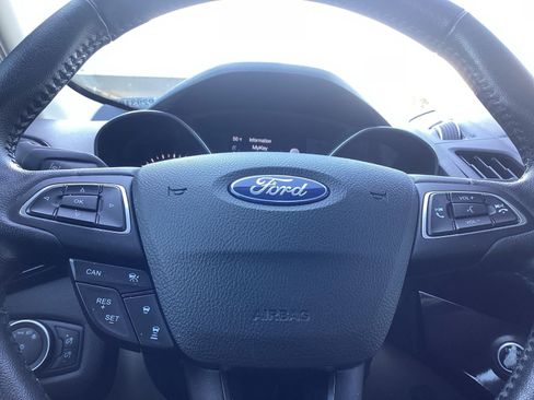 Used 2019 Ford Escape Titanium image 11