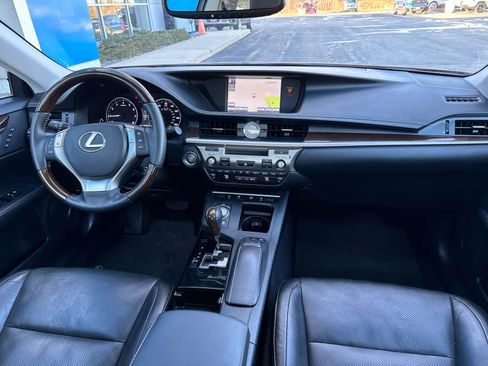 Used 2014 Lexus ES 350 w/ Luxury Package image 6
