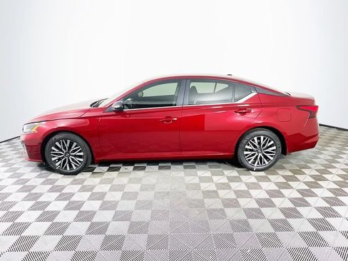 New 2026 Nissan Altima 2.5 SV FWD image 4