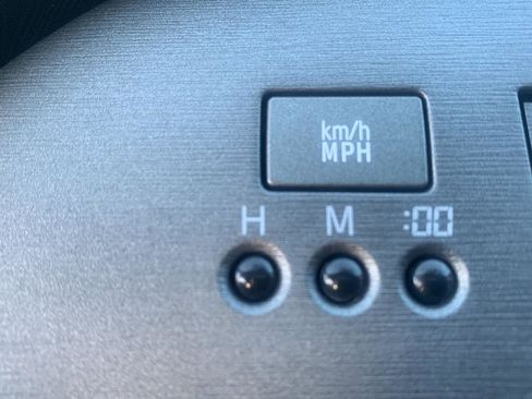 Used 2013 Toyota Prius Three image 9