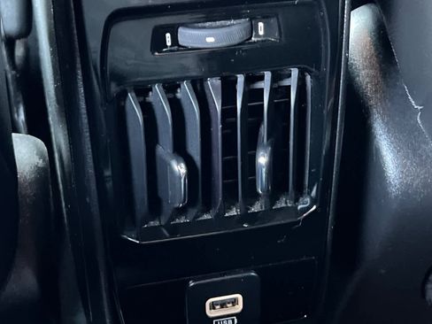 Used 2024 Jeep Compass Limited image 15