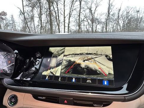Used 2023 Buick Envision Avenir image 8