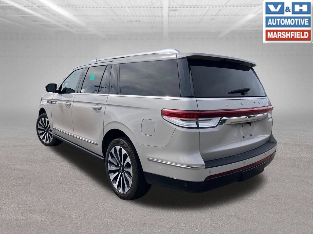 Used 2024 Lincoln Navigator L Reserve w/ Equipment Group 201A AWD/4WD image 4
