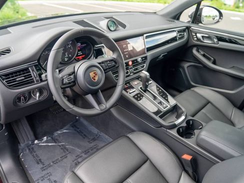 New 2026 Porsche Macan AWD/4WD image 5