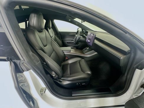 Used 2023 Tesla Model S Standard Range image 29