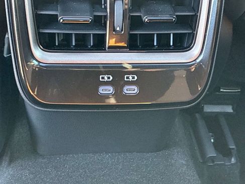 Used 2025 Toyota Crown Signia w/ Advanced Technology Package image 16