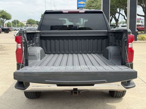 Used 2022 Chevrolet Silverado 1500 LT AWD/4WD image 34