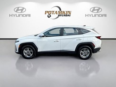 Certified 2025 Hyundai Tucson SE image 8