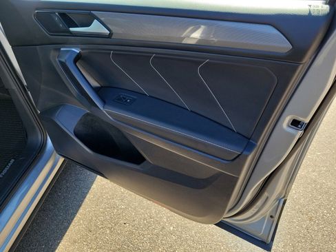 Certified 2023 Volkswagen Tiguan SE w/ Panoramic Sunroof Package image 33