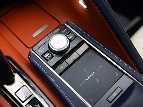 Used 2018 Lexus LC 500h w/ Touring Package RWD image 8