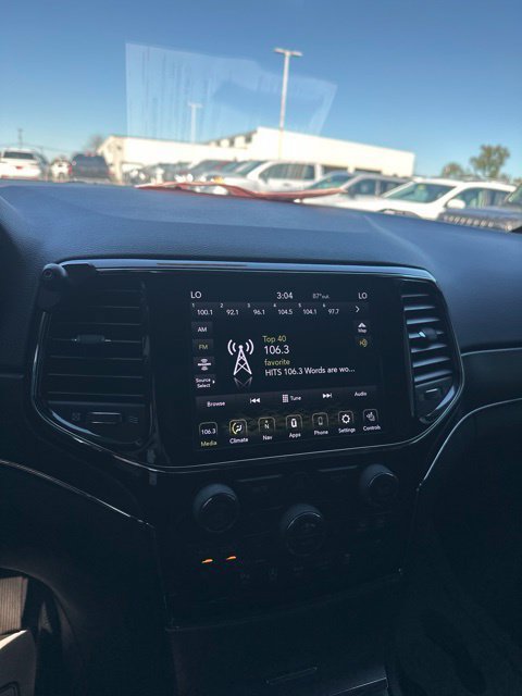 Used 2020 Jeep Grand Cherokee Limited w/ Luxury Group II AWD/4WD image 20