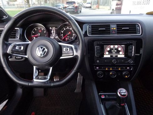 Used 2015 Volkswagen Jetta GLI SEL image 21