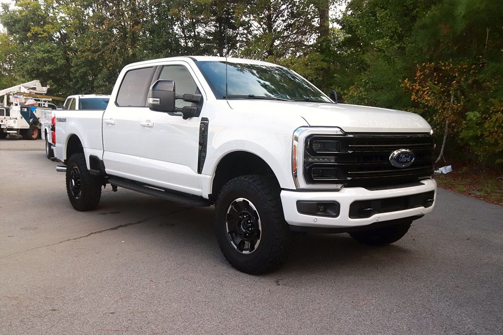 Used 2025 Ford F250 Platinum w/ Tremor Off-Road Package AWD/4WD image 3