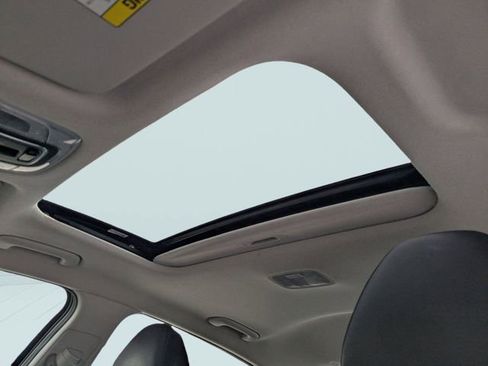 Used 2021 Hyundai Elantra Limited image 18