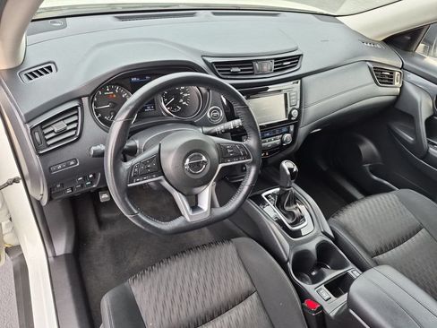 Used 2018 Nissan Rogue SV AWD/4WD image 10