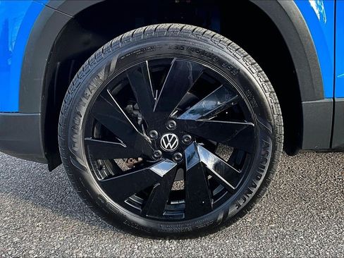 Used 2023 Volkswagen Taos SEL AWD/4WD image 7