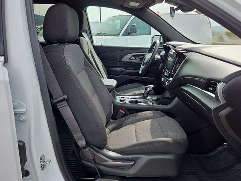 Used 2023 Chevrolet Traverse LT FWD image 27