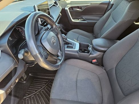 Used 2023 Toyota RAV4 XLE FWD image 14
