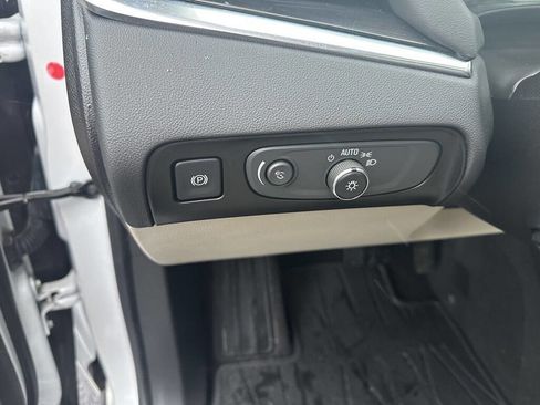 Used 2018 Buick Enclave Premium w/ Experience Buick Package image 17