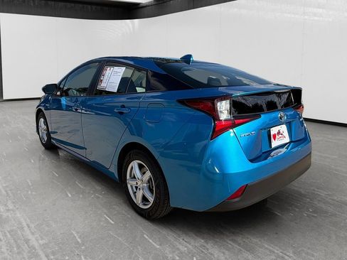 Used 2022 Toyota Prius L Eco FWD image 3