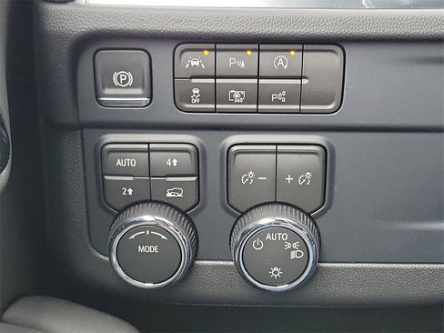 New 2026 Chevrolet Tahoe LS image 12