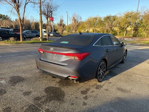 Used 2019 Toyota Avalon Touring w/ Advanced Safety Package image 5