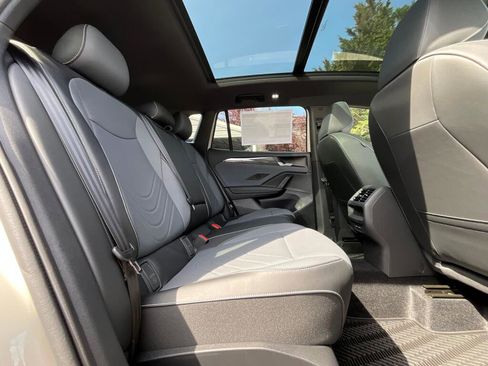 New 2026 Volkswagen Tiguan SE R-Line AWD/4WD image 14
