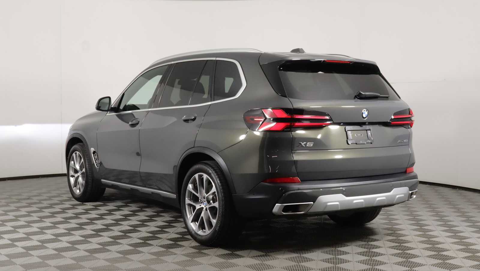 Used 2026 BMW X5 xDrive40i AWD/4WD image 4