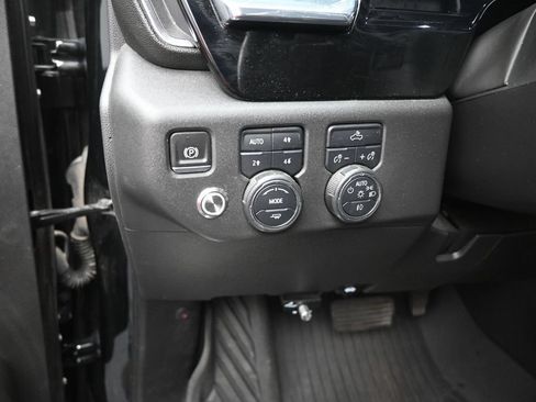 Used 2023 Chevrolet Silverado 1500 LT Trail Boss w/ LPO, Dark Essentials Package AWD/4WD image 13