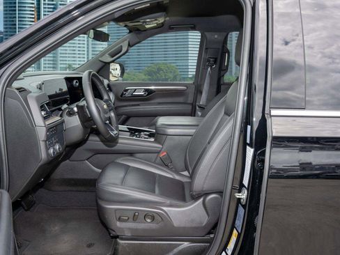 Used 2025 Chevrolet Tahoe LT image 17