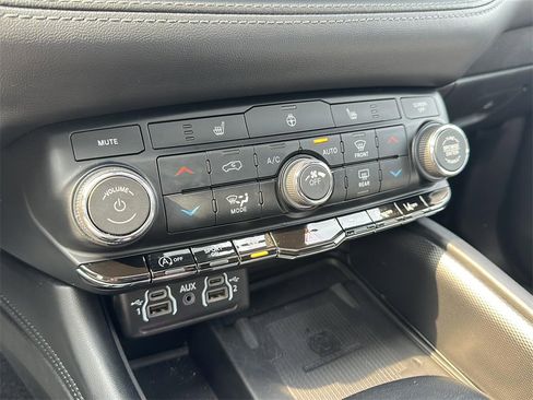 Used 2022 Dodge Durango GT image 20