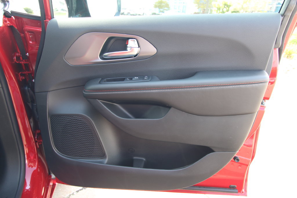 New 2027 Chrysler Pacifica Select AWD/4WD image 43