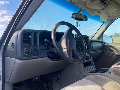 Used 2004 Chevrolet Tahoe LS w/ Preferred Equipment Group RWD image 14