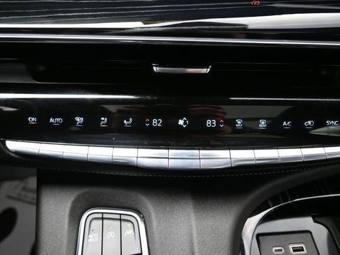 Used 2023 Cadillac Escalade ESV Sport AWD/4WD image 20