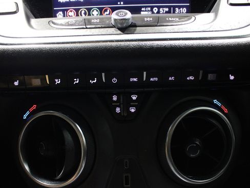 Used 2022 Chevrolet Blazer LT FWD image 16