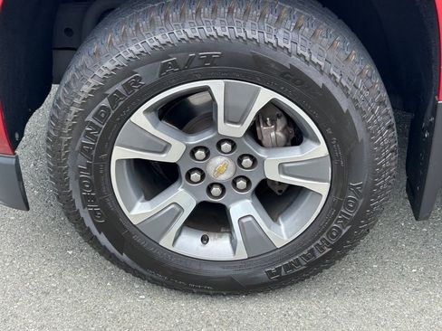 Used 2015 Chevrolet Colorado Z71 w/ LPO, Gearon Divider Package RWD image 9