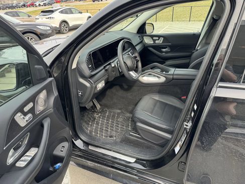 Used 2024 Mercedes-Benz GLS 450 4MATIC image 5