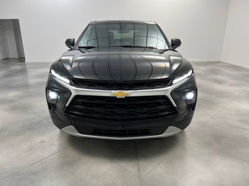 Used 2025 Chevrolet Blazer LT image 2