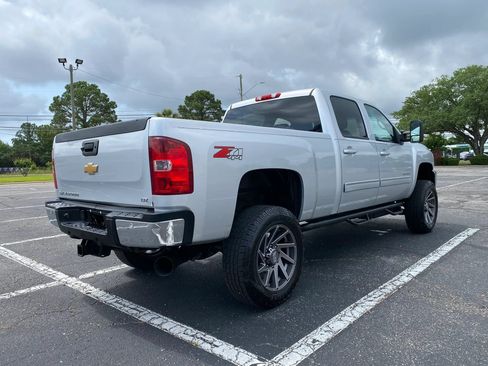 Used 2014 Chevrolet Silverado 2500 LTZ w/ LTZ Plus Package AWD/4WD image 9