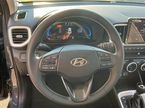 New 2025 Hyundai Venue Limited image 19