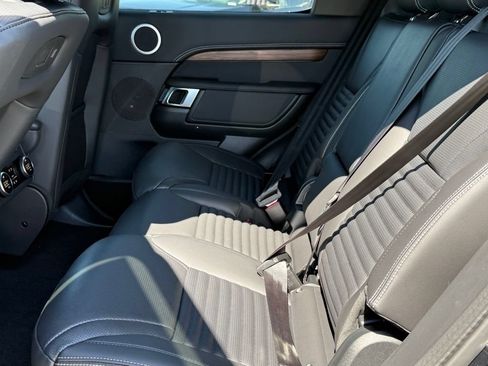 Certified 2025 Land Rover Discovery Dynamic SE AWD/4WD image 26