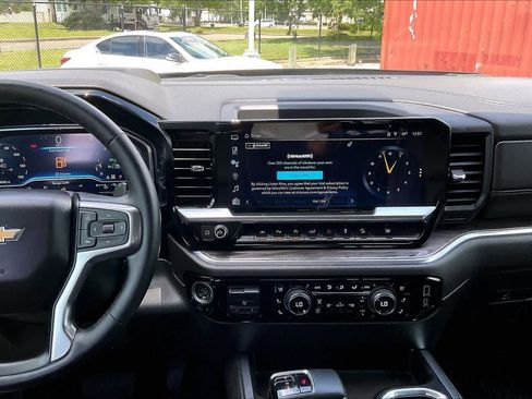 Used 2023 Chevrolet Silverado 1500 LTZ w/ Technology Package AWD/4WD image 7