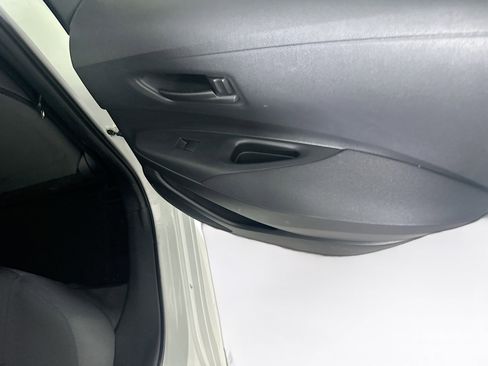 Used 2022 Toyota Corolla LE w/ Carpet Mat Package (TMS) image 29