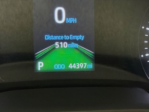 Used 2024 Toyota Sienna LE w/ LE Plus Package FWD image 8