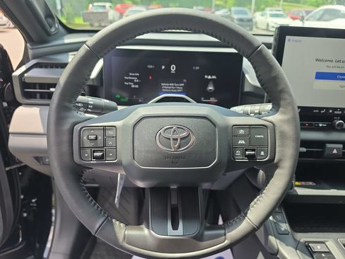 Used 2026 Toyota RAV4 XSE w/ Panoramic Sun Roof Package AWD/4WD image 10