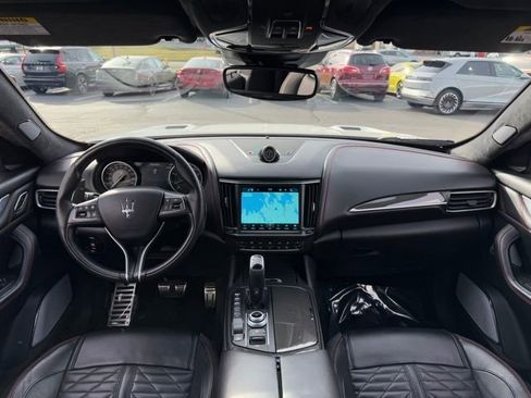 Used 2022 Maserati Levante Trofeo image 29