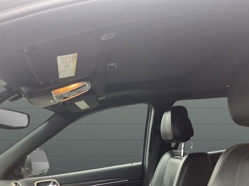 Used 2017 Jeep Grand Cherokee Limited image 17