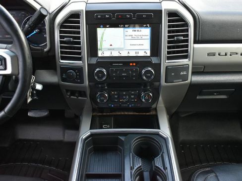 Used 2017 Ford F250 Lariat w/ Lariat Value Package AWD/4WD image 19
