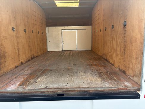 Used 2016 GMC Savana 3500 RWD image 13