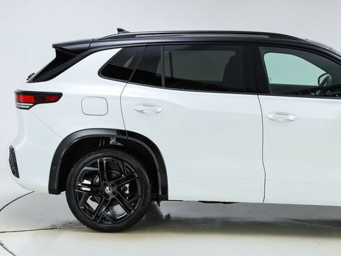 New 2026 Volkswagen Tiguan SE R-Line image 50